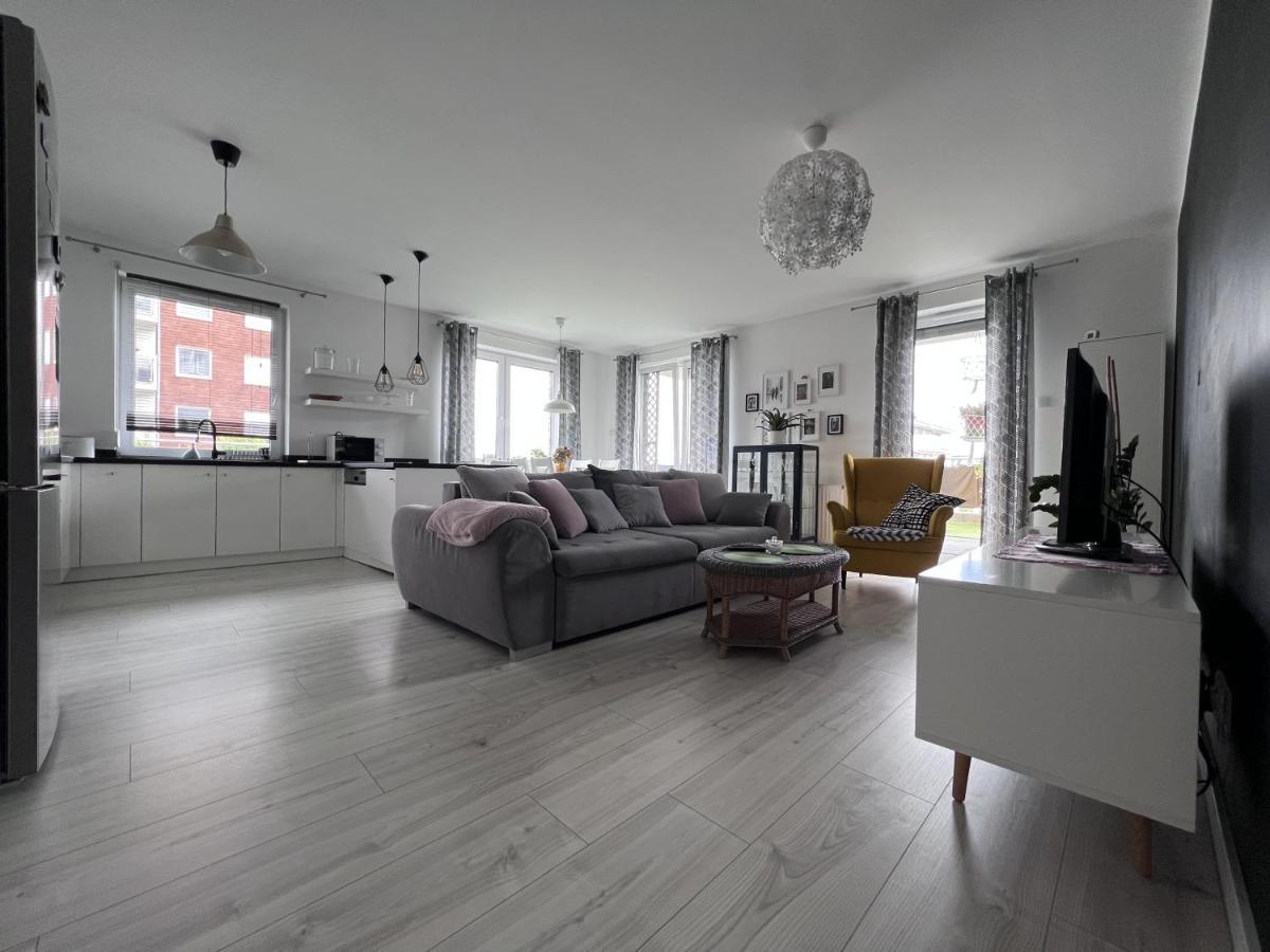 Apartament Z Tarasem Na Osiedlu Rakownica Еленя-Гура Экстерьер фото