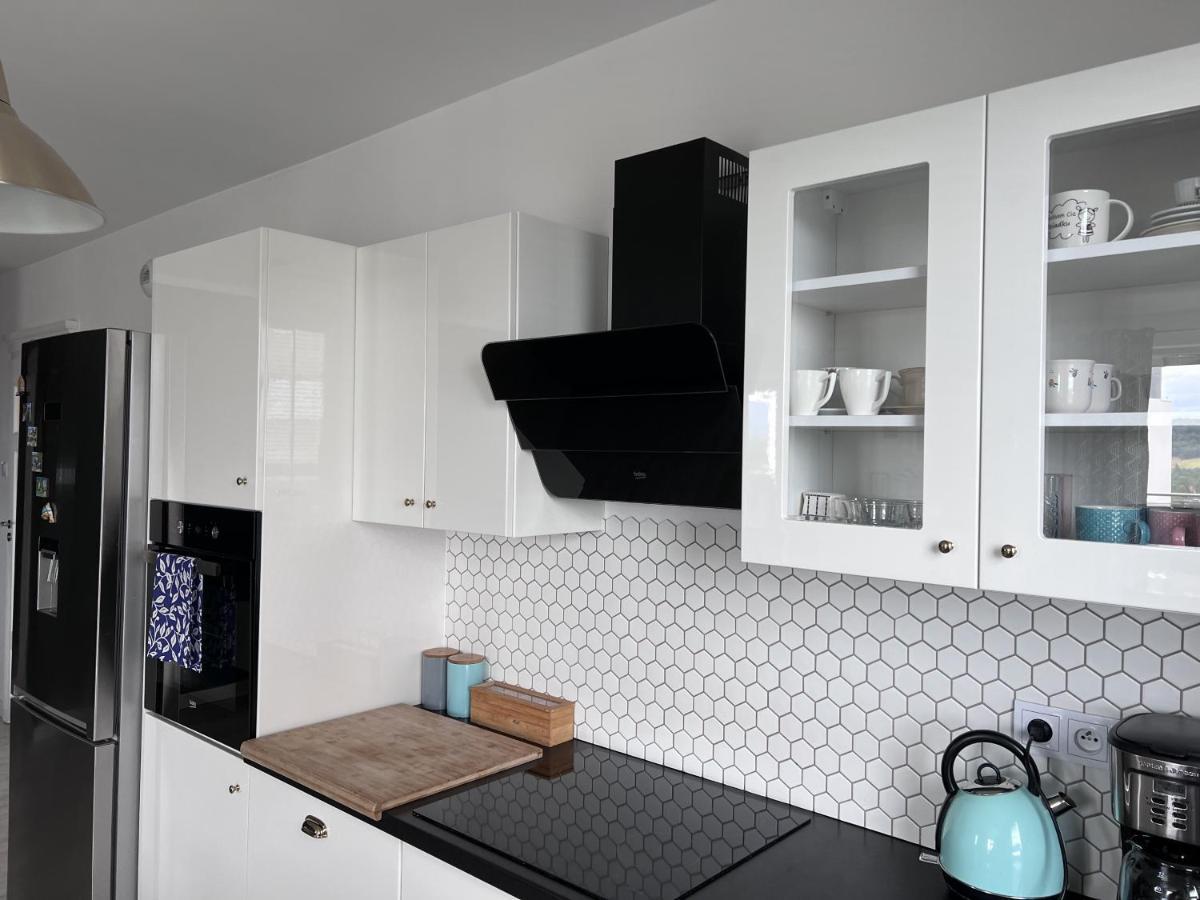 Apartament Z Tarasem Na Osiedlu Rakownica Еленя-Гура Экстерьер фото
