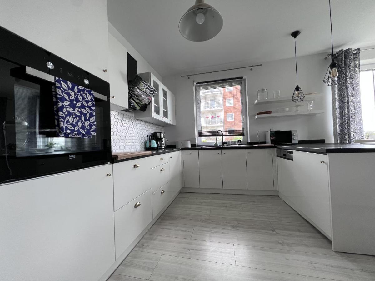 Apartament Z Tarasem Na Osiedlu Rakownica Еленя-Гура Экстерьер фото