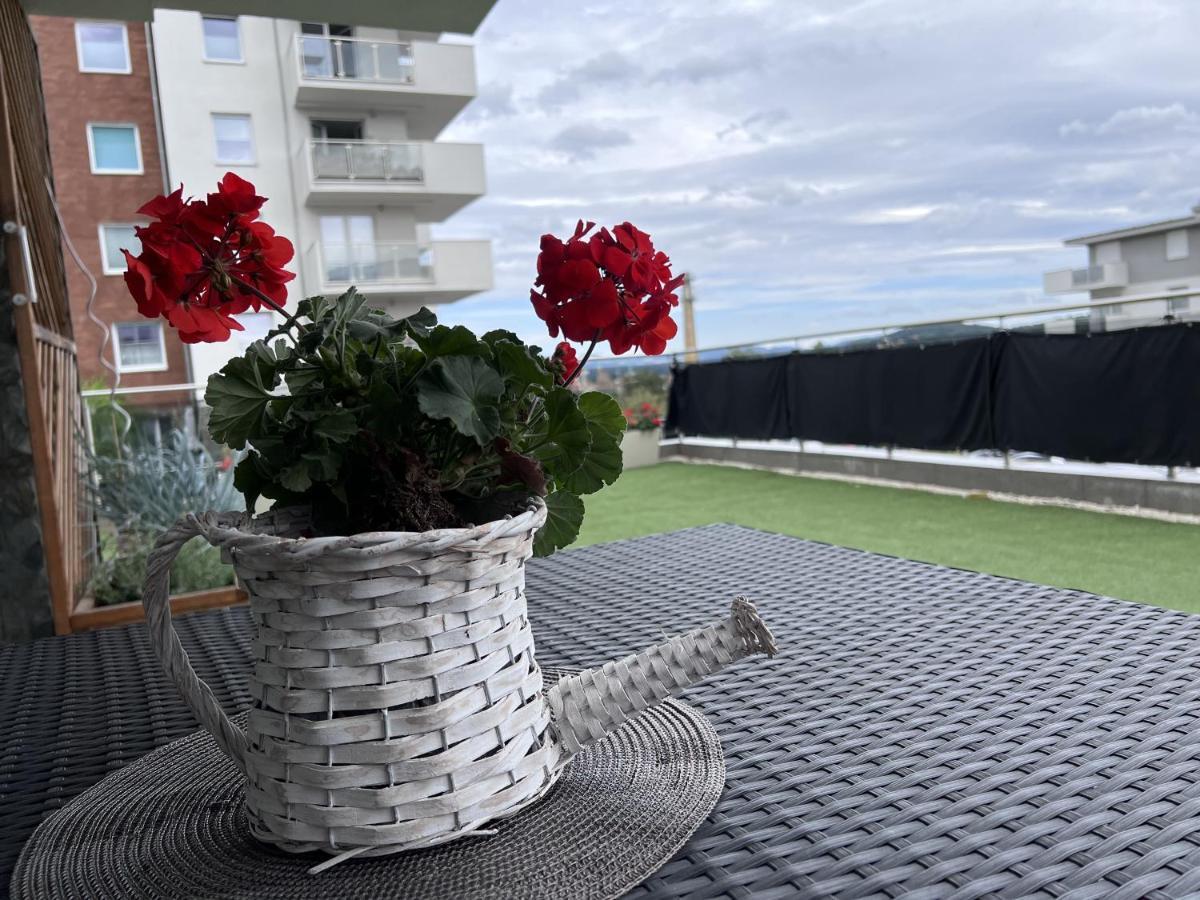 Apartament Z Tarasem Na Osiedlu Rakownica Еленя-Гура Экстерьер фото