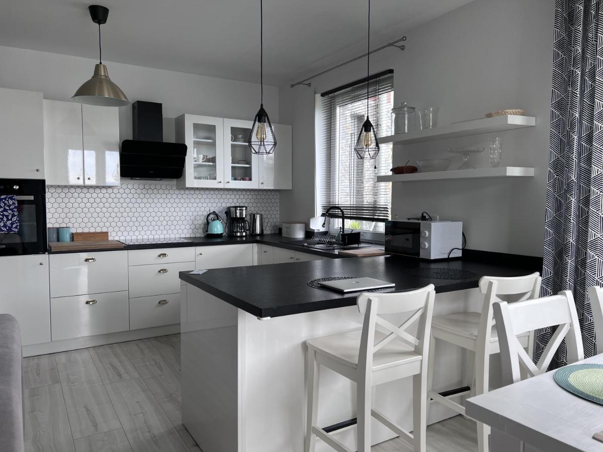 Apartament Z Tarasem Na Osiedlu Rakownica Еленя-Гура Экстерьер фото